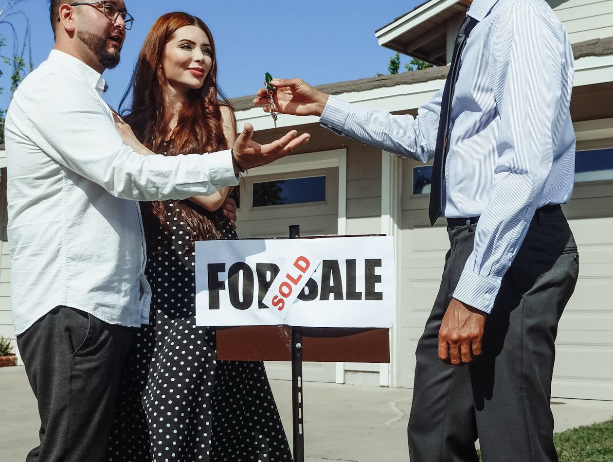 Family reviewing home seller report in Palmdale, Antelope Valley CA